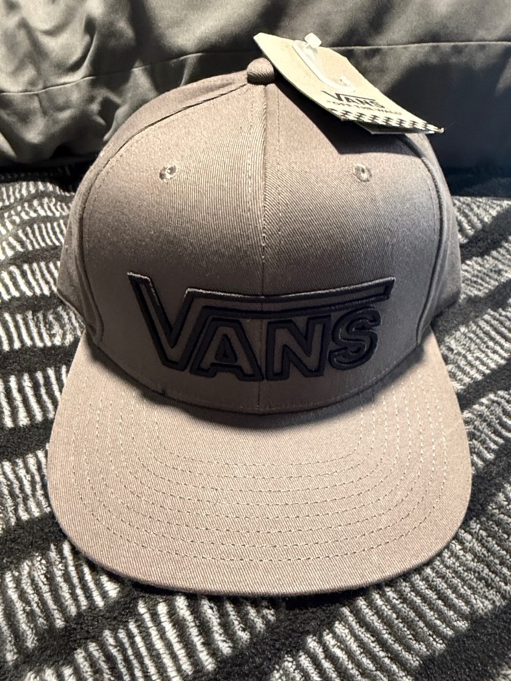 Vans Men's Grey Flat-Brim Logo Snapback Hat